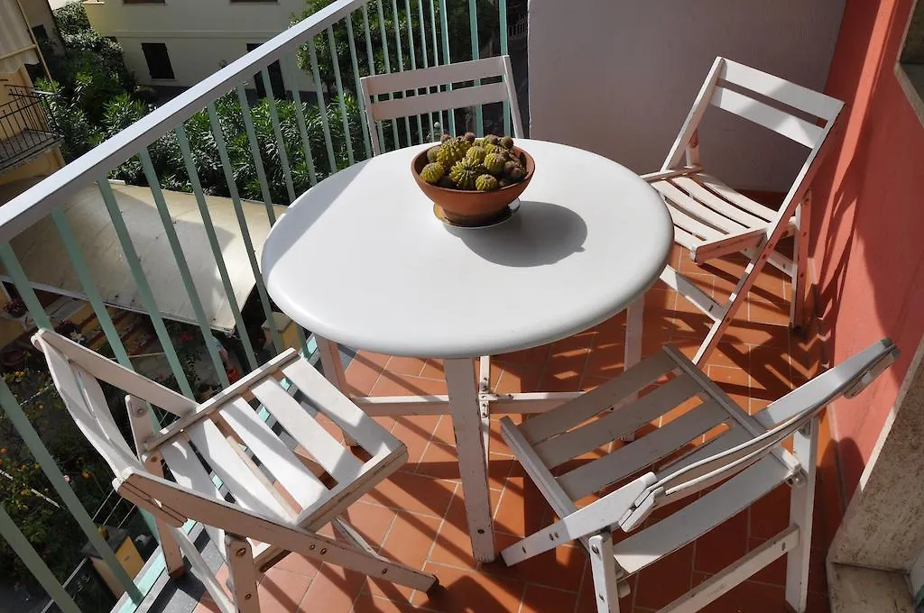 Olivia Apartment Levanto